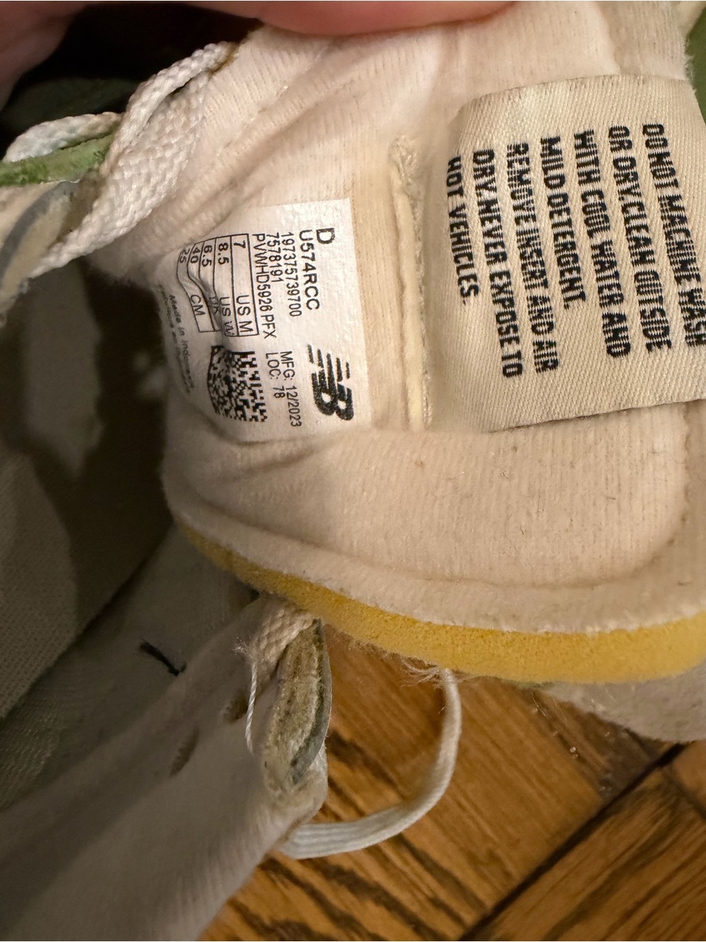 New Balance 574 Pastel Green Sneakers W8.5 - Picture 5 of 5